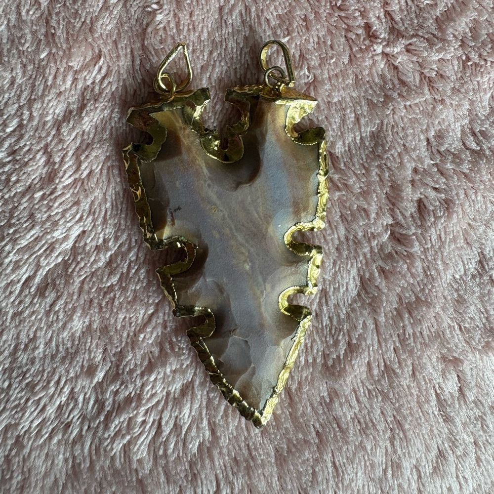 Terra Arrow Pendant – Gold Trimmed Chert Stone Necklace, Boho Earthy Jewelry - Picture 4 of 4